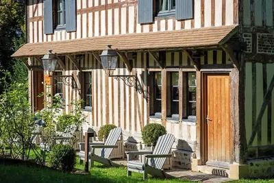 Image de Beautiful Country House, 2 Hectares Park And Private Beach Access! !