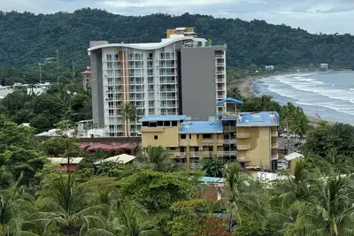 Image de Luxurious Oceanfront Penthouse – 3br Condo with Stunning Views and Top Amenities