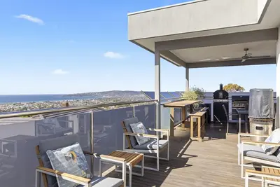 Image de Dromana's Scenic Bay View Retreat