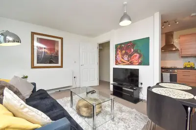 Image de City Centre Flat - Free Parking, SkyTV & Fast Wifi