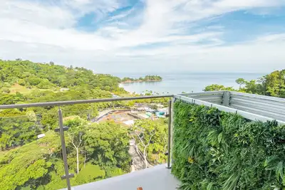 Image de Punta Esmeralda apartment in private Condo with Ac, wifi, beach front, Tarcoles.