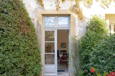 Image de Maison des vendangeurs avec piscine et grand jardin dans un joli village du Gard