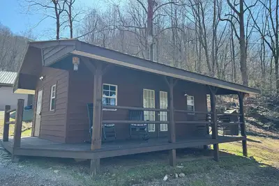 Image de Small Rustic cabin, Ac/heat, WiFi, dog friendly