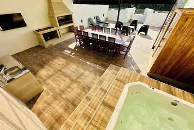 Image de Casa con Terraza Parrilla Jacuzzi Sauna Wifi Tv85\" Ac en Palermo Buenos Aires