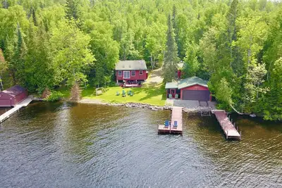 Image de Cabin on Lake Vermilion, Frazer Bay! Stunning Views, 2 docks! Great Fishing!