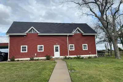 Image de Cozy 1-bedroom apartment in charming Burton 9 minutes from Round Top!