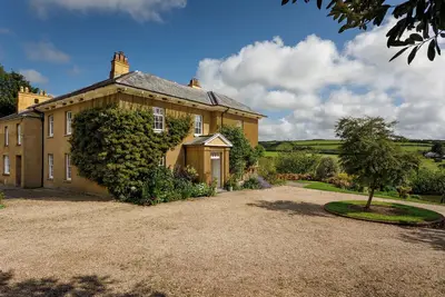 Image de Georgian Country House Secluded in 4 Acres, Hot Tubs & 8 Large En-Suite Bedrooms