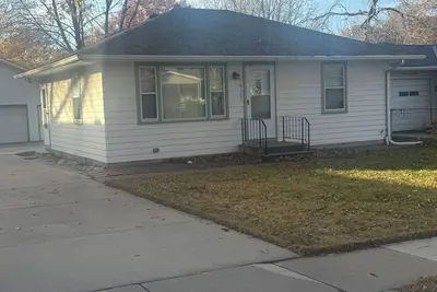 Image de Cozy 4-Br 2 Ba house in marvelous Lincoln neighborhood. Wifi available