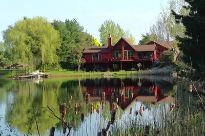 Image de Lakefront 5br, 3bath, private lake, nature lovers dream, Big home near Frankenmuth
