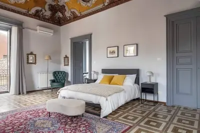 Image de Teatro Bellini, suite centro storico [Alcova L. ]