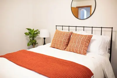 Image de The West Quincy House: In Town with Sauna + Garage