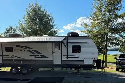 Image de Lovely Rv on a secluded and fenced lot. We offer a lot of amenities and add ons