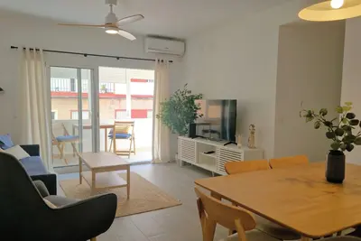 Image de 3 Bed Apt Sleep 6 - Pets, Balcony, Parking, Wifi