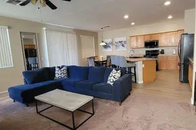 Image de Unwind at Sunrise Serenity in Surprise