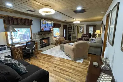 Image de Midtown Meadow Cabin