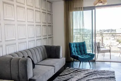 2 bedroom, 2 bathroom luxurious in central secure building with amazing view