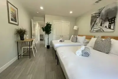 Image de 4br/3ba Art House + Studio near the breweries