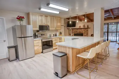 Image de 3 Bedroom 2 Bath 2nd Floor