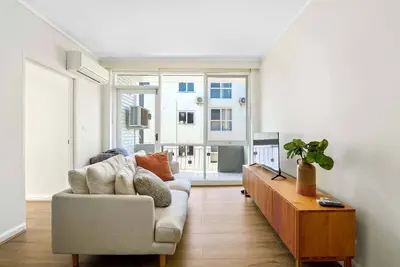 Image de Light & Bright 2br in the Heart of South Yarra