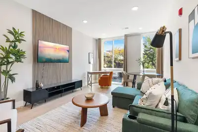 Image de King Bed - Stunning Pier Views - Near Fishtown