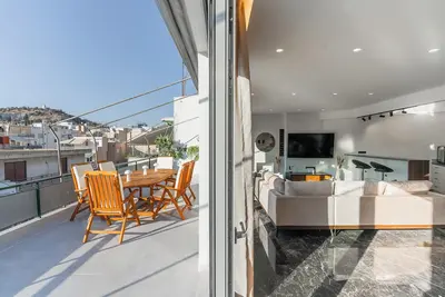 Image de Luxury 4Bdrm Penthouse with Jacuzzi near Acropolis