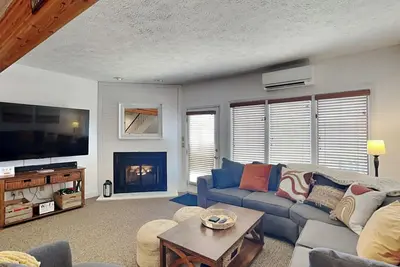 Image de Happy Time | Upgraded, Lake Access, Near Wisp