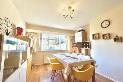 Image de Spacious 3-Bed Family Retreat w/ Cozy Living, Garden & WiFi