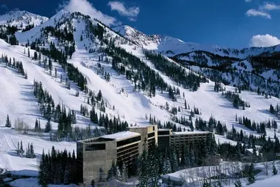 Ski-in/Ski-out Luxury Hotel & Spa @Snowbird: Cliff Lodge 1 bedroom suite