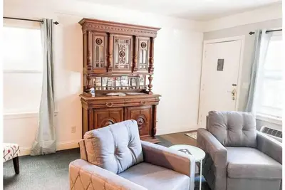 Image de #4 Historic Downtown Apartment w/kitchen\n\n