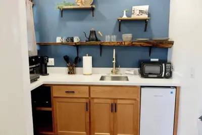 Image de #11 Vintage Downtown Apt - Historic Mainstreet\n\n