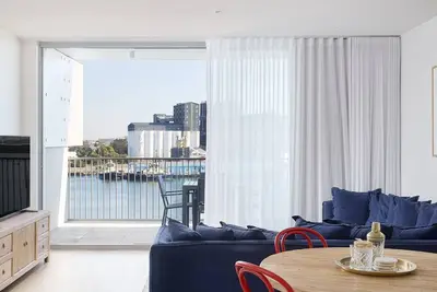 Image de Portside on Honeysuckle