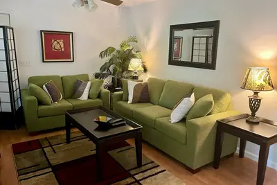 Image de Whole House Rental- Modern Two-Unit Bungalow