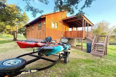 Image de Cozy Cabin With Kayaks