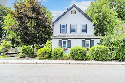 Image de Charming 2-bedroom house in Teaneck with Ac, WiFi. Enjoy your stay