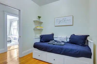 Image de 65inTV:Free Parking:Longwood:King Bed:Full Kitchen