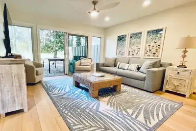 Image de Spacious 4-Bedroom Villa Palmetto Dunes\n10 min walk to beach! Golf course views!
