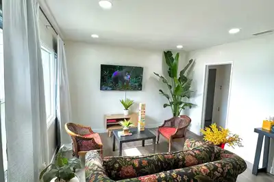 Image de Retro modern 3-bedroom house with WiFi & much more in Fontana