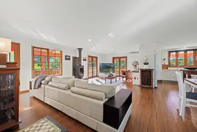 Image de Relax with your Best Friend in the heart of Tilba