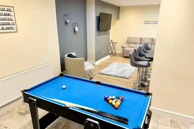 Image de Harborne House 4 bedroom Contractor Qe Hospital