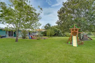 Image de Family Friendly Lakefront Home w\/ Dock & Kayaks