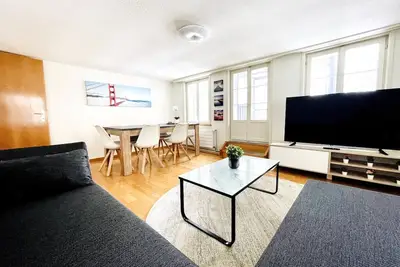 Image de Bel appartement dans un immeuble ancien au centre