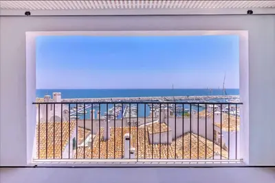 Image de Charming 2-bedroom with open sea views in Puerto Banus