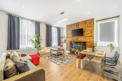 Image de Apartment 1, Eclectic boho oasis.