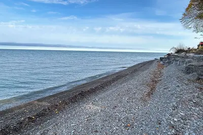 Image de North Coast Cottage. Located on the southern shore of Lake Ontario.