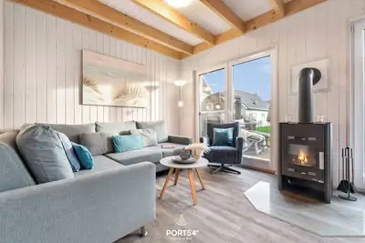 Image de Huus Luv - Terrace, beach chair, parasol, infrared sauna, fireplace, parking