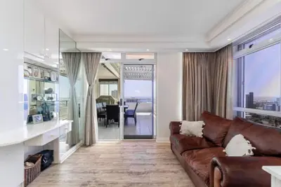 Beach and mountain views apartment