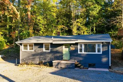 Image de Sunset Hill House, next to Uva!