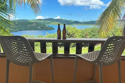 La Vista apartment in gorgeous Culebra, 4 guests, Ac, parking