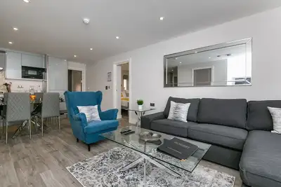 Image de Supérieure-Duplex-Appartement-Salle de bain privée séparée-Vue sur Jardin