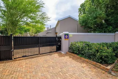 Image de Cozy Cottage in Constantia